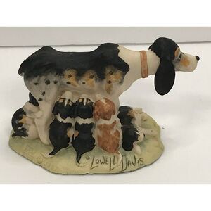 Happy Hour by Lowell Davis feeding her pups farm‎ figurine etc 1987